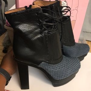 Stylish platform bootie!